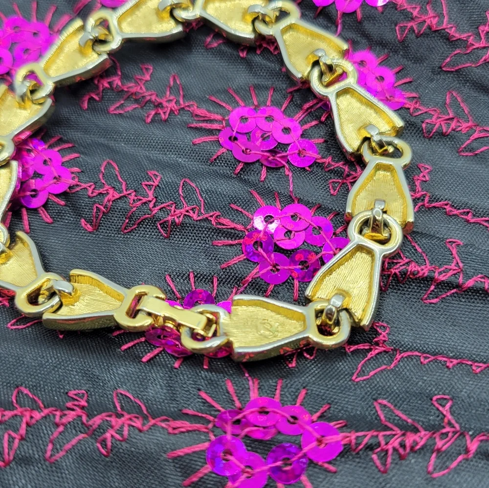 Gorgeous Swarovski Crystal Gold- Tone and Blue Geometric Bracelet - Picture 8 of 8